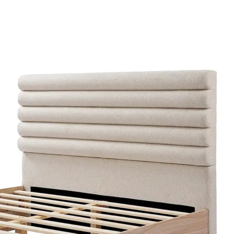 Lit plateforme queen en tissu bouclé taupe avec tête de lit